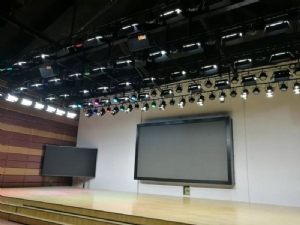 2016年贵阳花溪大学城财经学院多媒体教学厅舞台